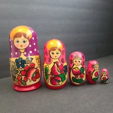 Vintage Matryoshka Russian Nesting Dolls 5 Piece Set USSR Made Hand Painted