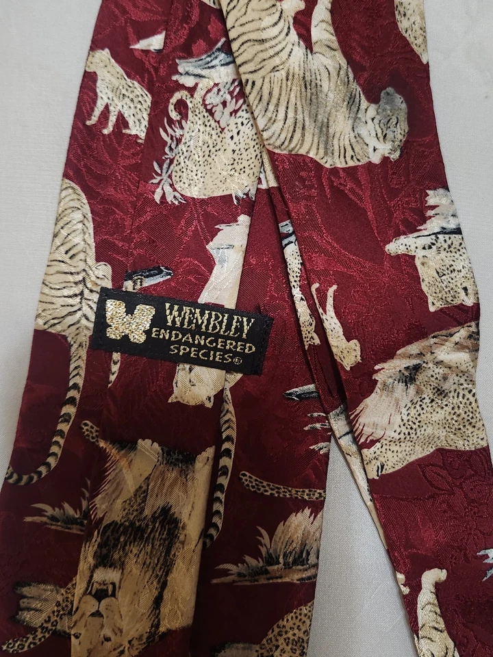 Vtg WEMBLEY 100% Silk Tie Endangered Species Lion & Leopard Red Necktie - Image 2 of 3