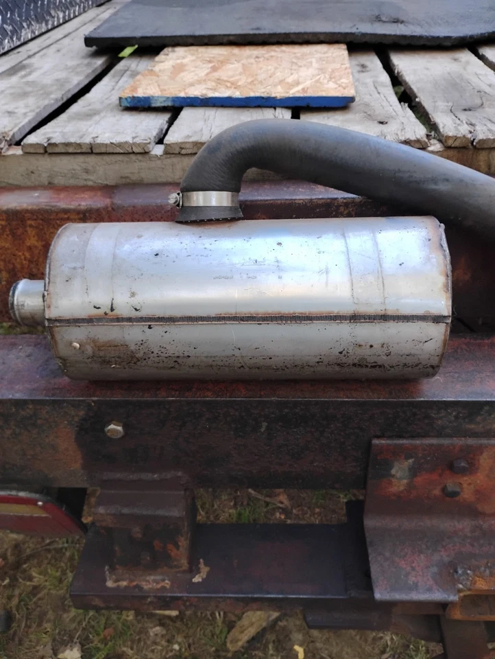 Tubo de expansión y caja de agua Arctic Cat Tiger Shark 640 Foto 4 de 4