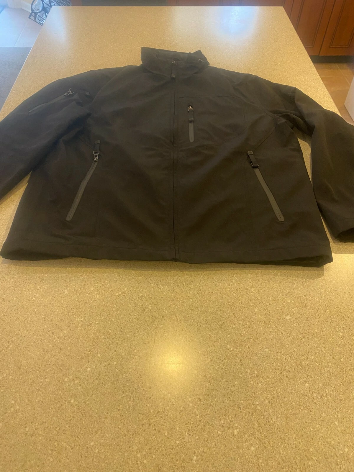 TUMI Men's Black Waterproof Hooded Jacket with Quilted Lining size Large