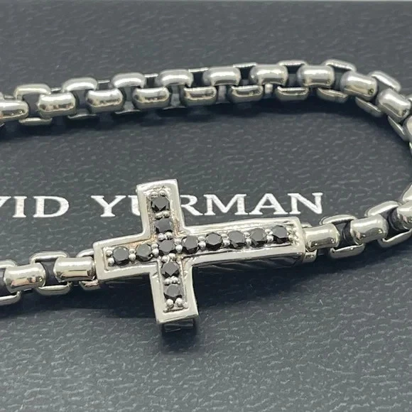 Pulsera Cruz David Yurman en Plata de Ley con Pavé de Diamantes Negros, 5mm 8.5 Foto 3 de 4