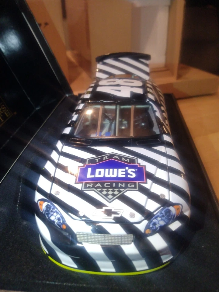 Jimmie Johnson #48 probado en pista 2007 Monte Carlo SS dueño Elite  Foto 3 de 4