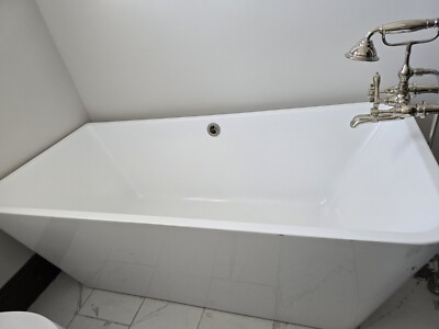 Altair Design Cielo 59'' x 30'' Freestanding Soaking Acrylic Bathtub in White
