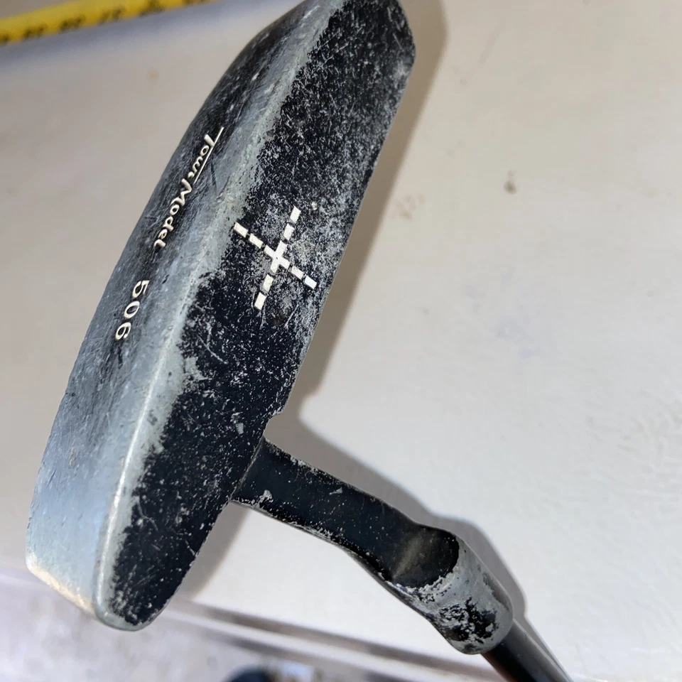 Taylormade 506 Putter - 34” Carbon Shaft Lamkin Grip - Image 2 of 4