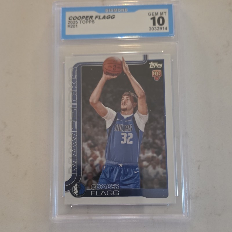Topps 2025-26 Cooper Flagg Dallas Mavericks #201 Rookie Base Set Diamond