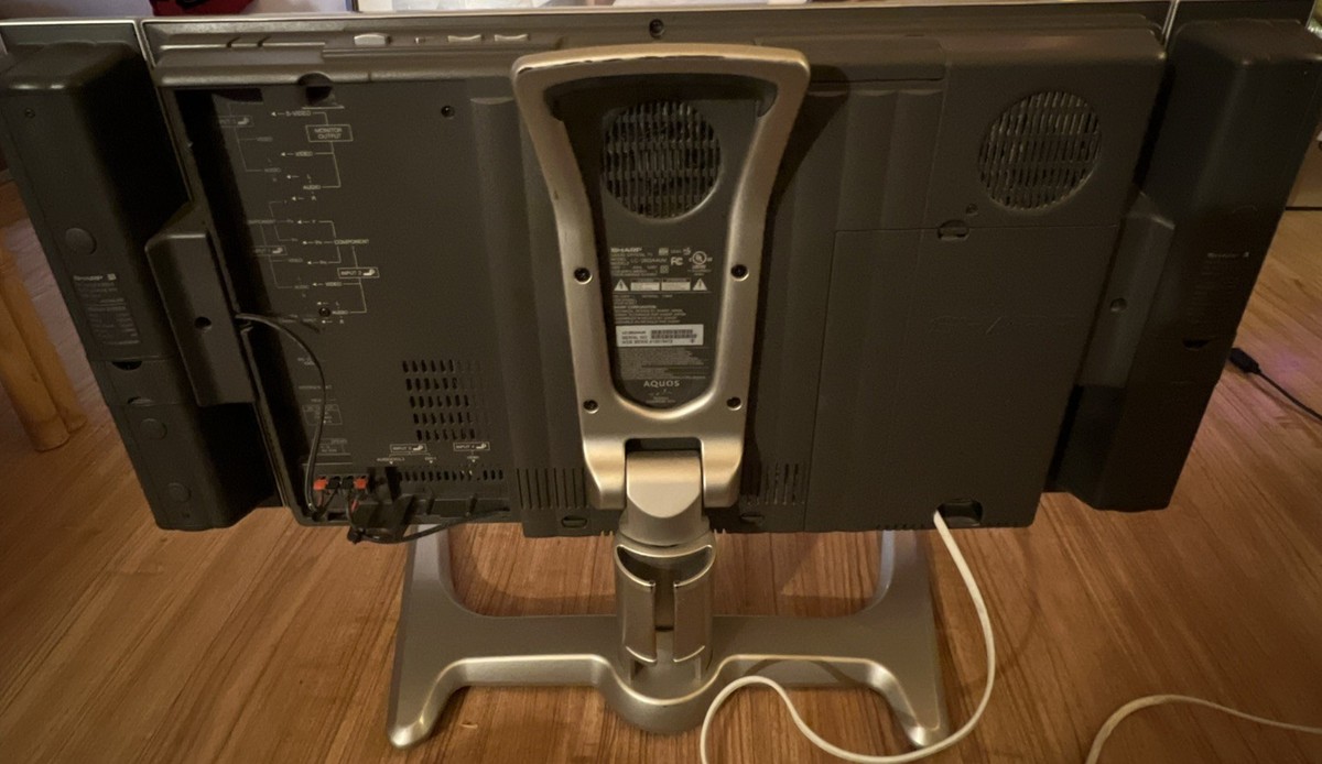 SHARP AQUOS LCD 26