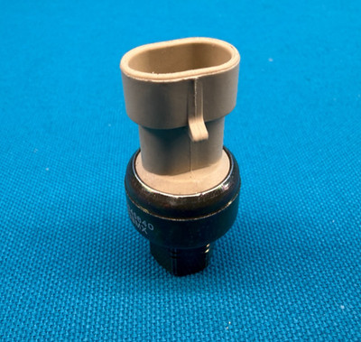 Bergstrom 1000345640 HVAC Binary Pressure Switch For Freightliner