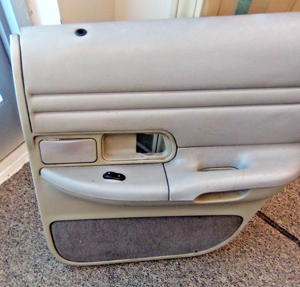 2002 Grand Marquis / Crown Vic Victoria Right Rear Door Panel DG - Image 2 of 4