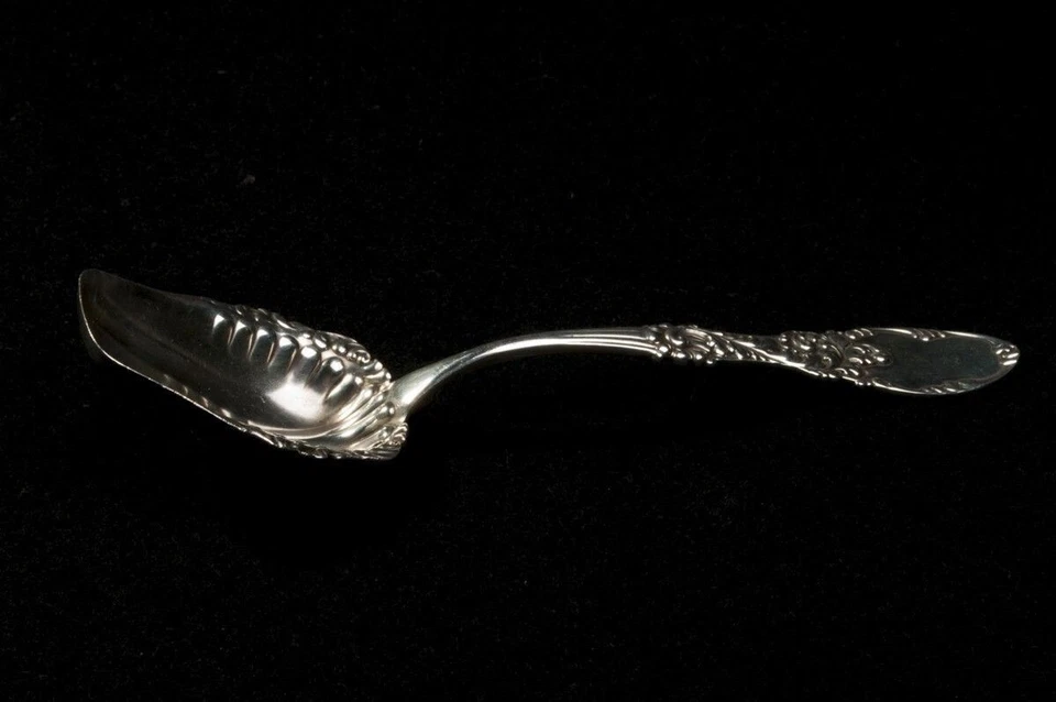 Antique Sterling Silver Frank Whiting Tyrolean Pattern Small Berry Spoon 5-7/8" - Image 4 of 4