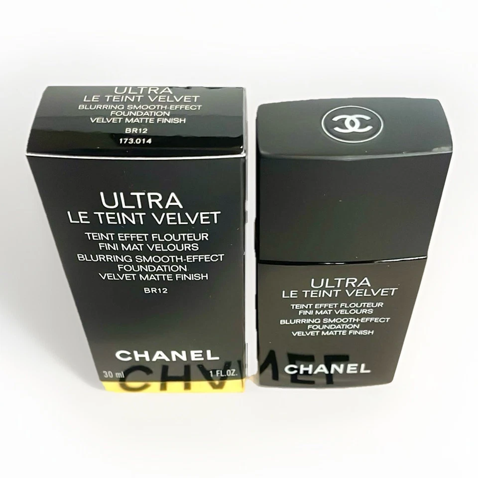Chanel Ultra Le Teint Velvet Blurring Smooth-effect Foundation Velvet Matte 30mL - Image 4 of 4