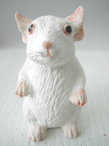 KLIMA L995 Miniature Porcelain Statuette - WHITE MOUSE #3 MOUSE - Picture 3 of 4