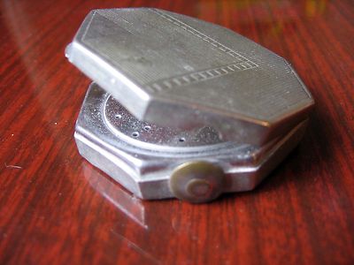 Vintage seltene UdSSR Sowjet Russland mechanische Pulverdose kompakt.  1940er Jahre