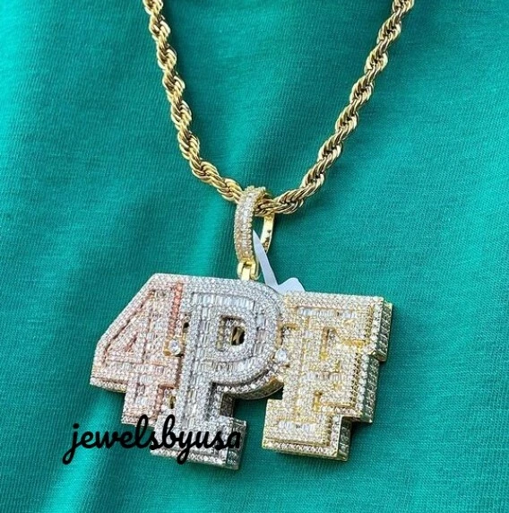 Colgante Baguette Redondo Circonita Cúbica "4PF" 3 Tonos Personalizado Para Hombre Plata 925 Foto 3 de 4