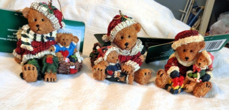 lot of 3 Christmas ornaments vintage3 resin bears in Santa clothes 1980