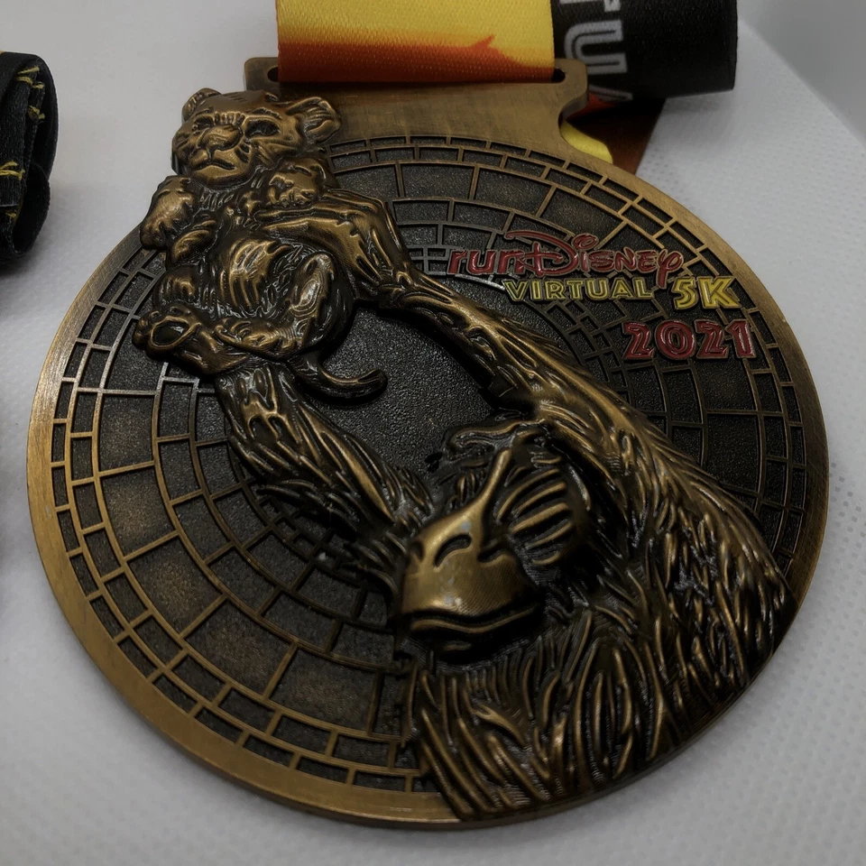 Набор из 2 медалей Disney Virtual 5k 2021 Baby Simba The Lion King Rundisney - Изображение 4 из 4