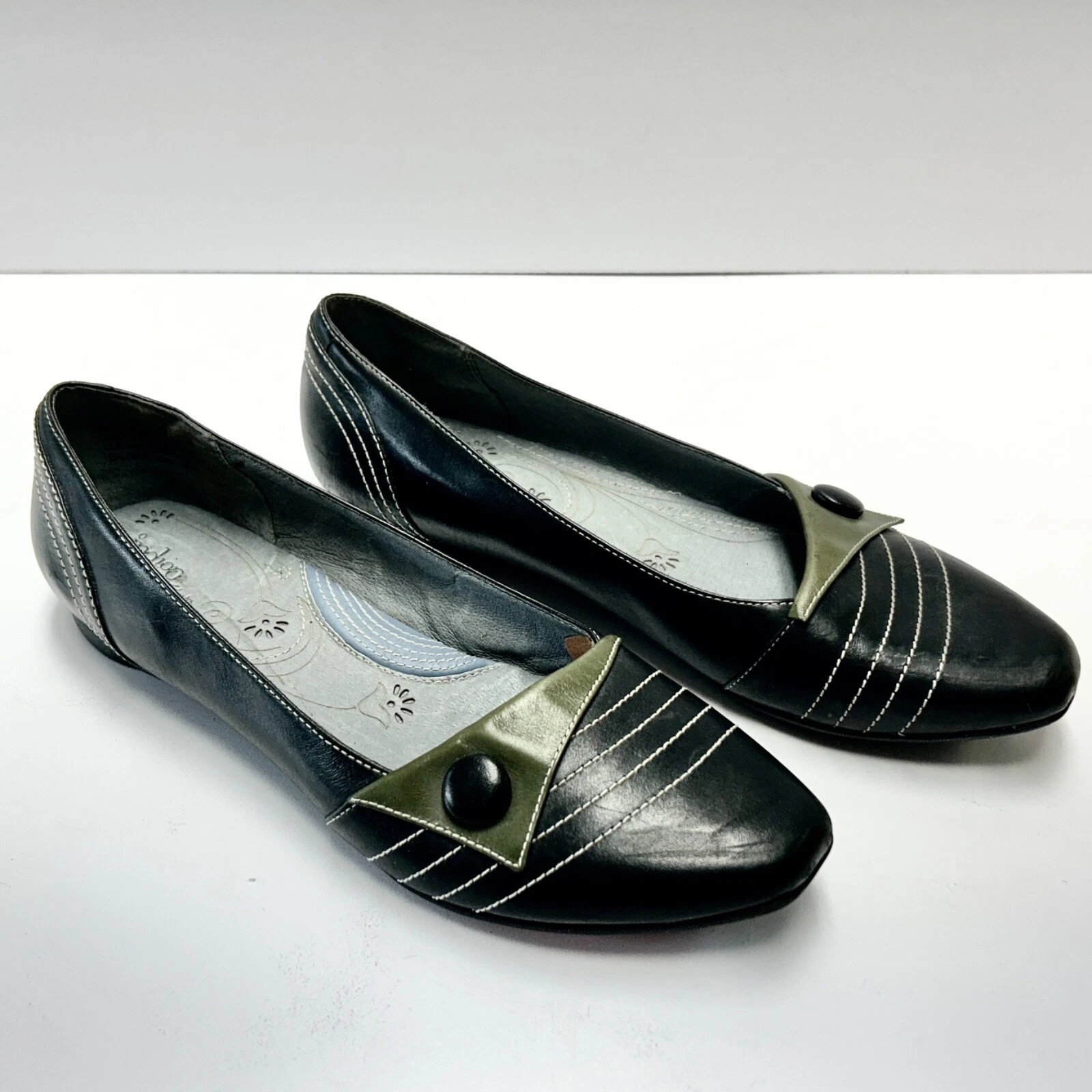 Ballerine Clarks Indigo in pelle nera con bordo verde taglia 9M bottone e strass