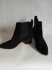 Nine West Black Faux Suede Ankle Boot Pointed Toe Block 2 Inch Heel Sz7M