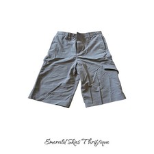 Youth under armour golf shorts size 18. Loose fit Free shipping
