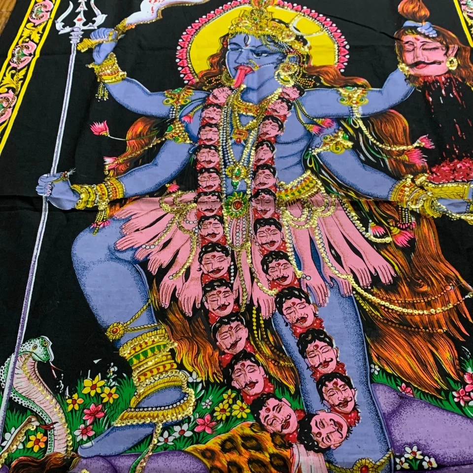Tapiz indio colgante de pared diosa batik Kaali Ma Kali lentejuelas algodón póster Foto 2 de 4