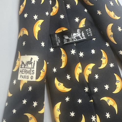 HERMES Silk Neck Tie Man in Moon & Stars Design 7462 France HA Vtg - Picture 6 of 6