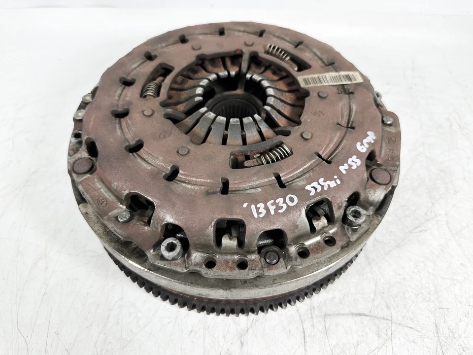 BMW 135i 335i 435i 535i 2011-2016 (E87 F10 F30 F32) 3,0 L M/T volante con embrague Foto 2 de 4