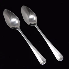 2 Capco Stainless Grapefruit Spoons Citrus Fruit 18 - 0 Japan Serrated Vintage