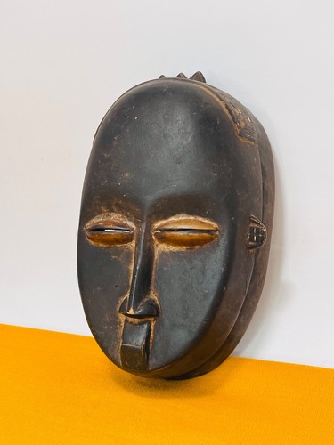 Mblo Portrait Mask. Yaure or Baule People, Côte d'Ivoire. - Picture 3 of 12