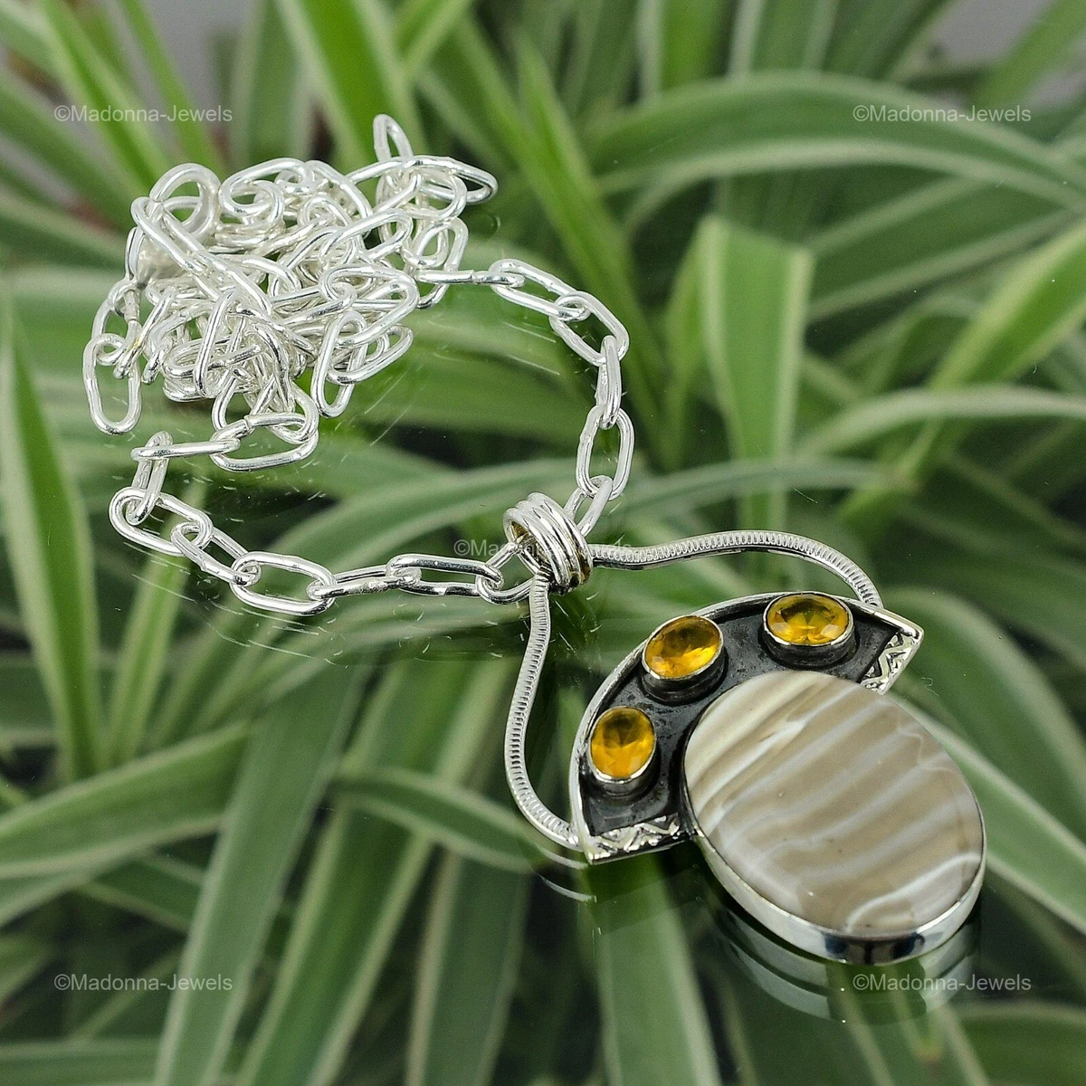 Silver store stone chain