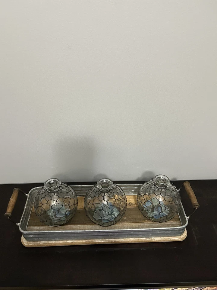 Tablett mit dekorativen Globus Vasen 6 cm hoch Flaschenvase mit Hühnerdraht