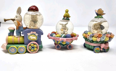 Easter Avenue Waterglobe Train Set of 3 w/ Box Pastel Bunny Figurines 1990s