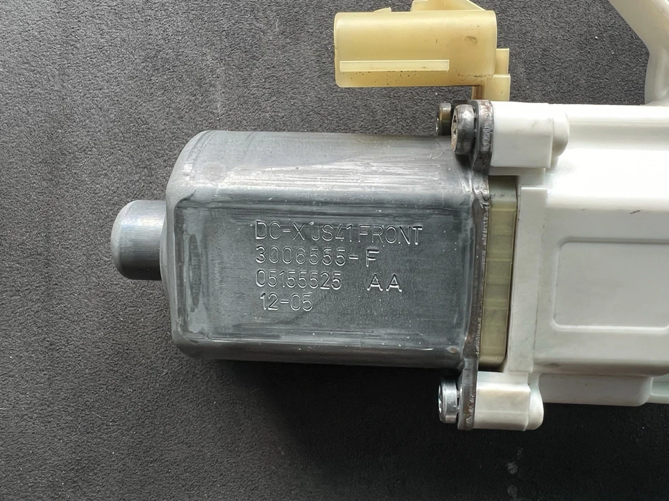 Chrysler 200 2011-2014 motor ventana puerta delantera izquierda conductor OEM Bosch Foto 3 de 3