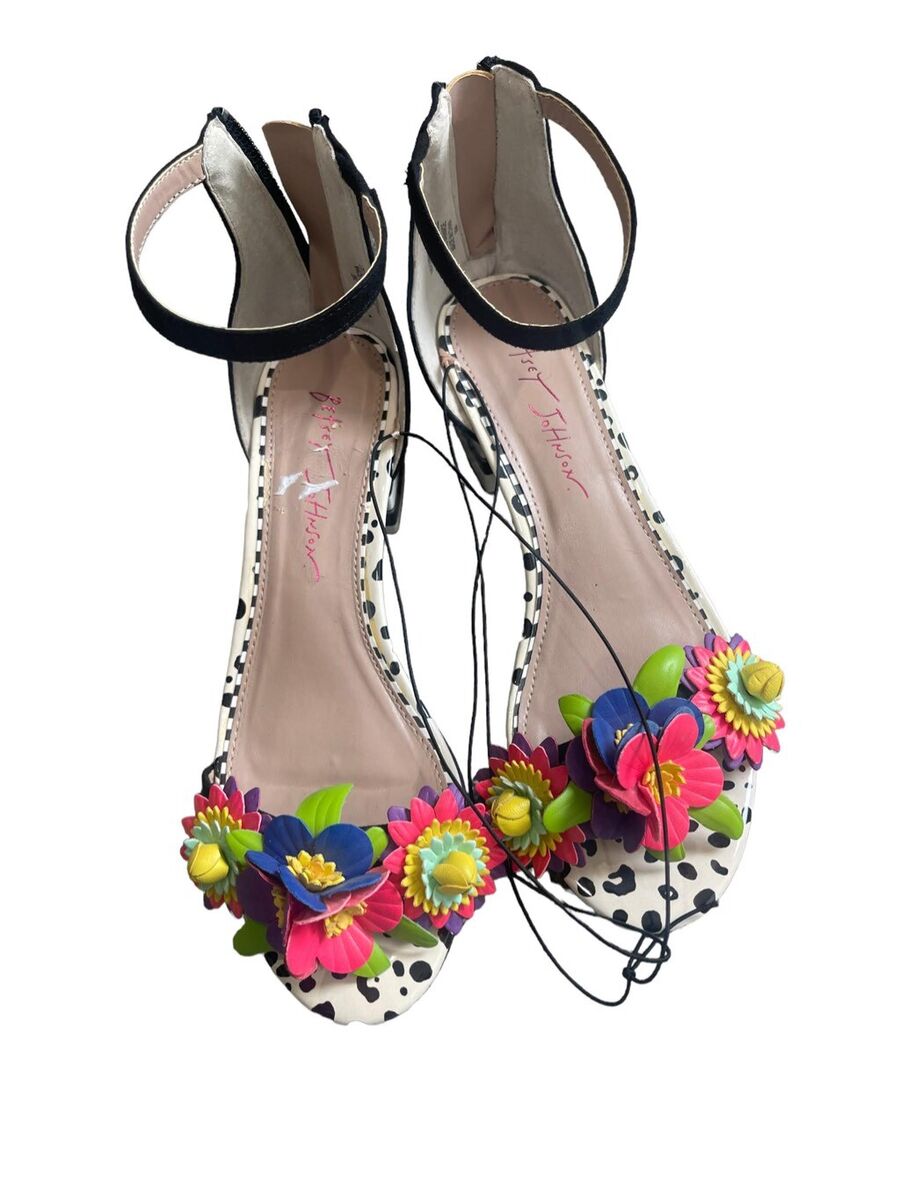 ★Betsey Johnson★K‐POPアイドル愛用★PANSIE★サンダル Betsey Johnson Black and White Neon Floral Sandal Peep Toe