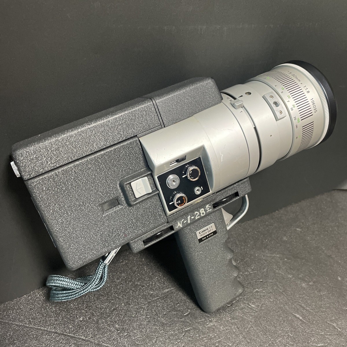 Vintage CANON Auto Zoom 1218 Super 8 8mm Movie Cine Film Camera