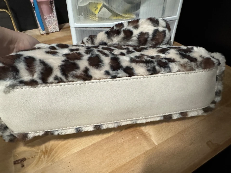 New Juicy Couture Snow Leopard Animal Print fluffy friend Hobo Fur Shoulder Bag - Image 3 of 4