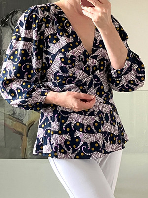 Kate Spade Wickelbluse Panther Punkte Print 3/4 Arm Größe US6 / UK 8 / 10