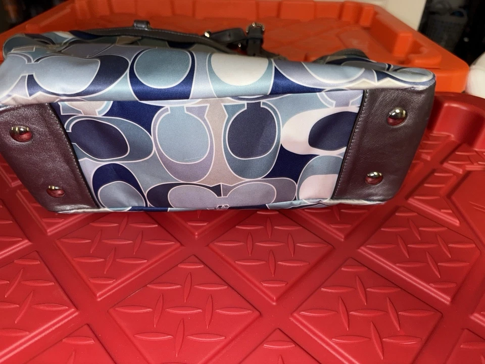 Bolso de Mano Coach Signature Azul Satén F15447 Cuero Metálico Borde Bolso de Hombro Foto 4 de 4