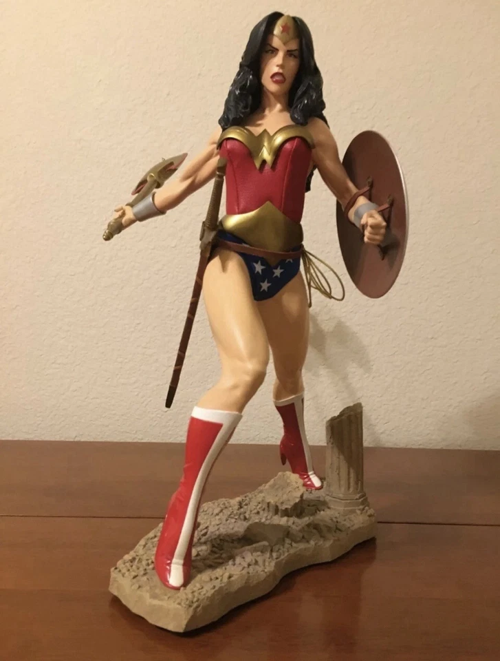 Nueva Estatua DC Direct Wonder Woman Calidad Museo Escala 1/4 Edición Limitada #264 Foto 3 de 4