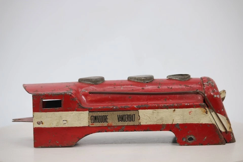 Vintage Marx Commodore Vanderbilt New York Central Streamlined Locomotive Shell - Image 3 of 4