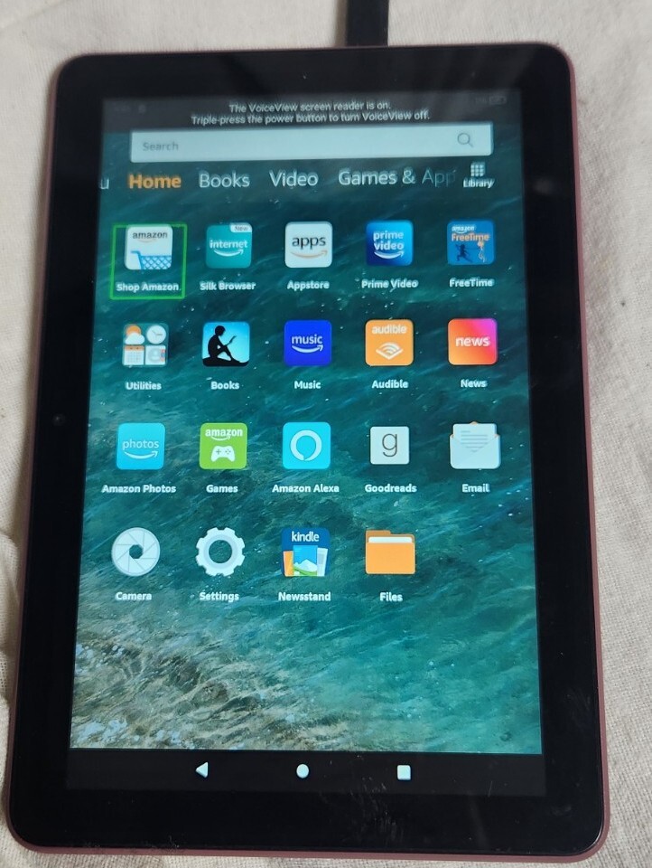 Amazon Fire Tablet K72LL4 With Power Cord 26GB 8 Inch Screen