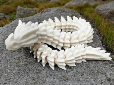 Voll beweglicher 3D gedruckter Knochendrache Zappel