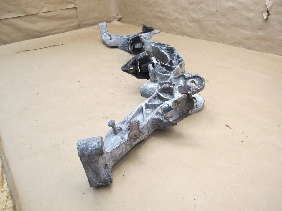 1985-1995 PORSCHE 928 S4 A/T REAR SUB FRAME SUSPENSION CROSSMEMBER CARRIER - Image 3 of 4