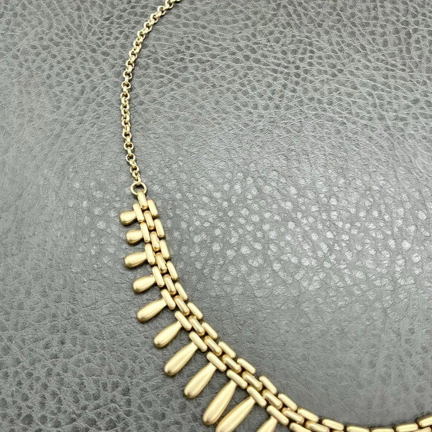 Collar Lucky Brand tono dorado llamativo flecos babero minimalista cadena de 18 pulgadas Foto 3 de 4
