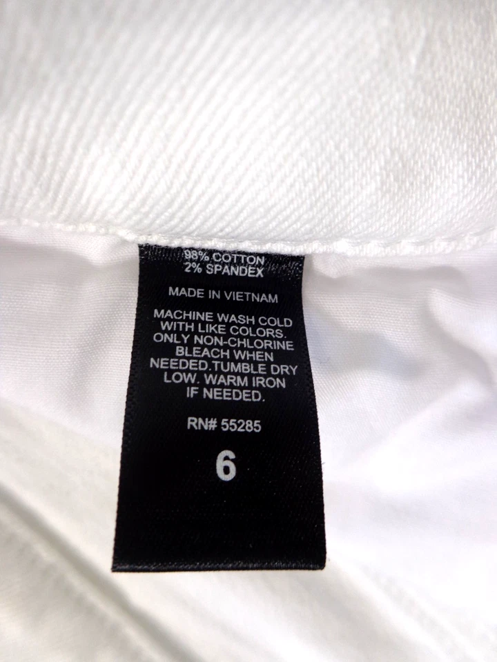 Express  White Jean Distressed Ripped High-waisted Raw Hem Shorts Women's Size 6 - Image 4 of 4