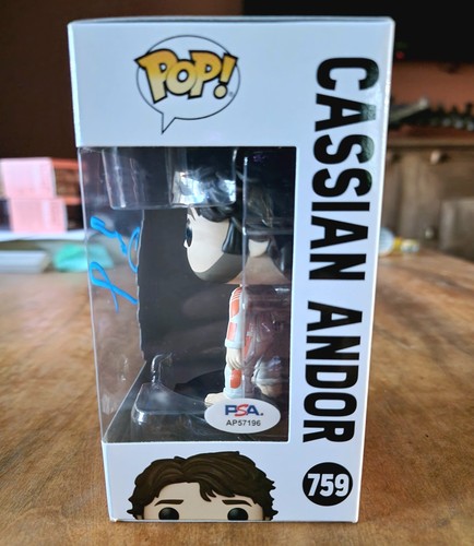 Diego Luna signed Funko Pop 759 Star Wars Cassian Andor PSA DNA - Picture 2 of 6