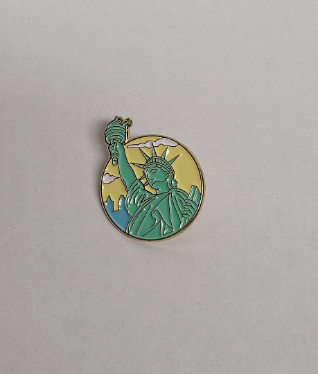 New York Statue of Liberty Round Enamel Travel Souvenir Landscape Lapel Pin