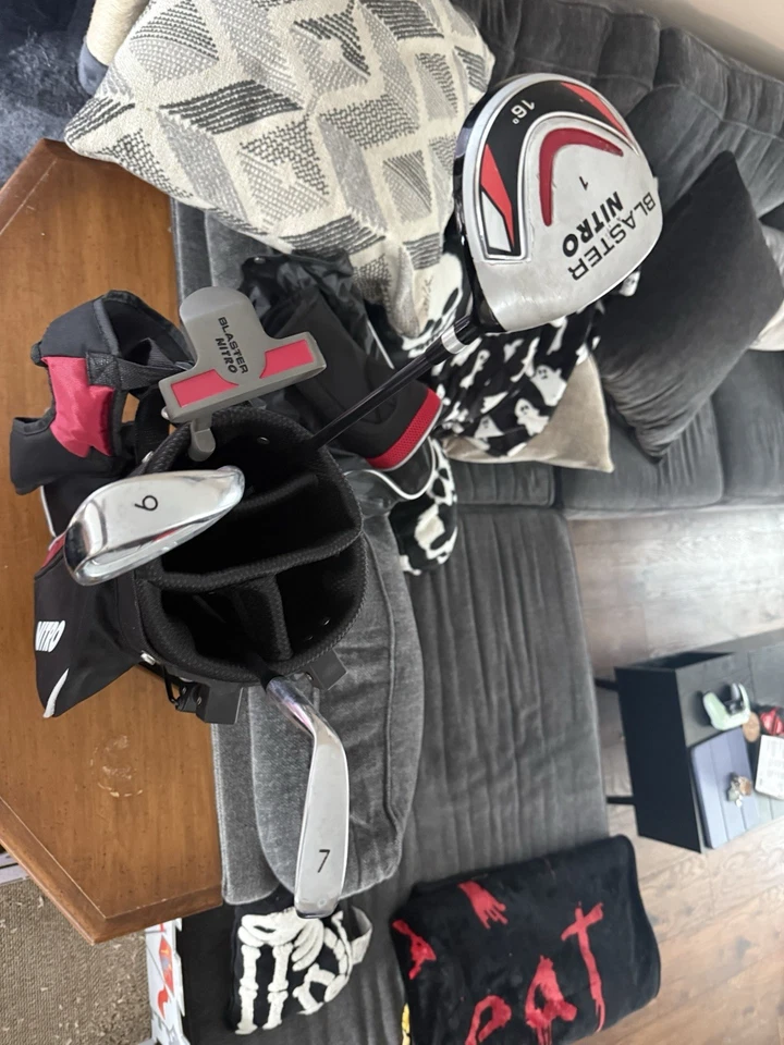 Nitro Blaster Right Handed Junior Golf Club Set Driver Irons Putter 4 Piece, Bag - Image 3 of 4