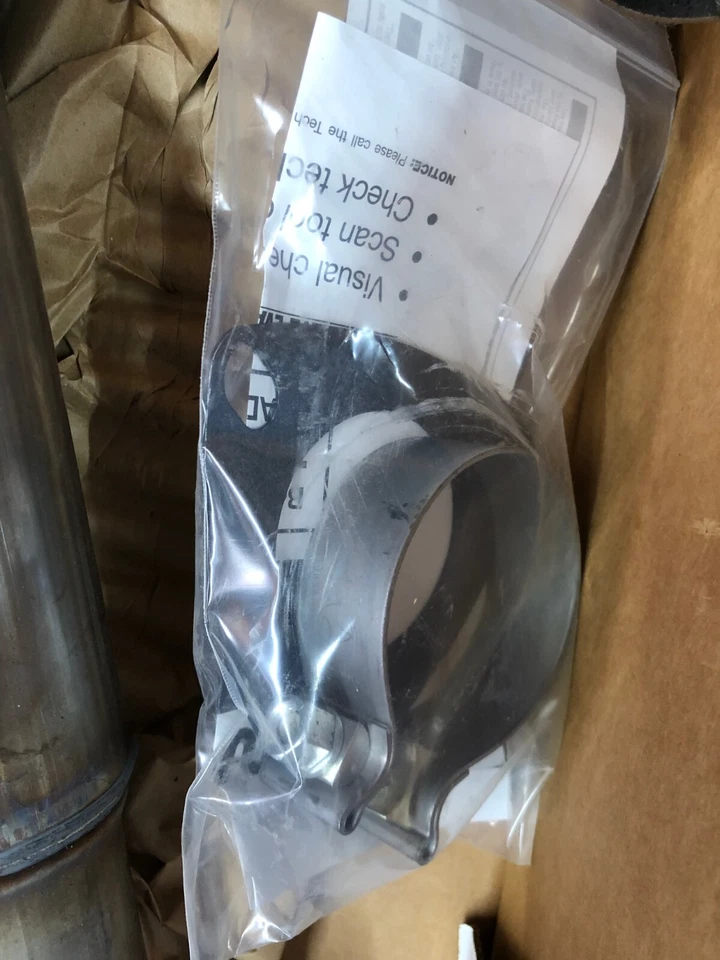 MAGNAFLOW 49602 DIRECT-FIT CATALYTIC CONVERTER FOR 03-09 CHEVY 2500 3500 EXPRESS Foto 4 de 4