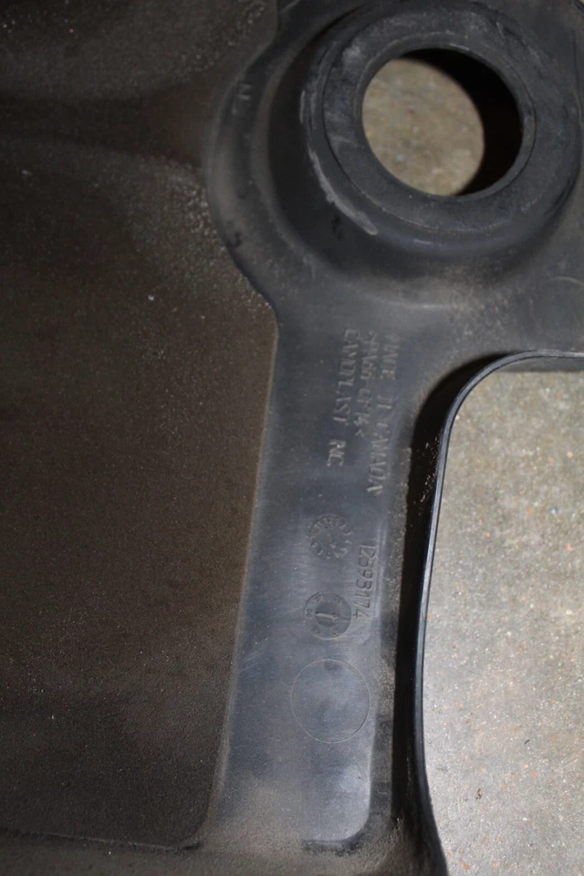 2006 2007 2008 2009 CHEVY UPLANDER 3.9L ENGINE APPEARENCE COVER 12593174  - Image 3 of 3