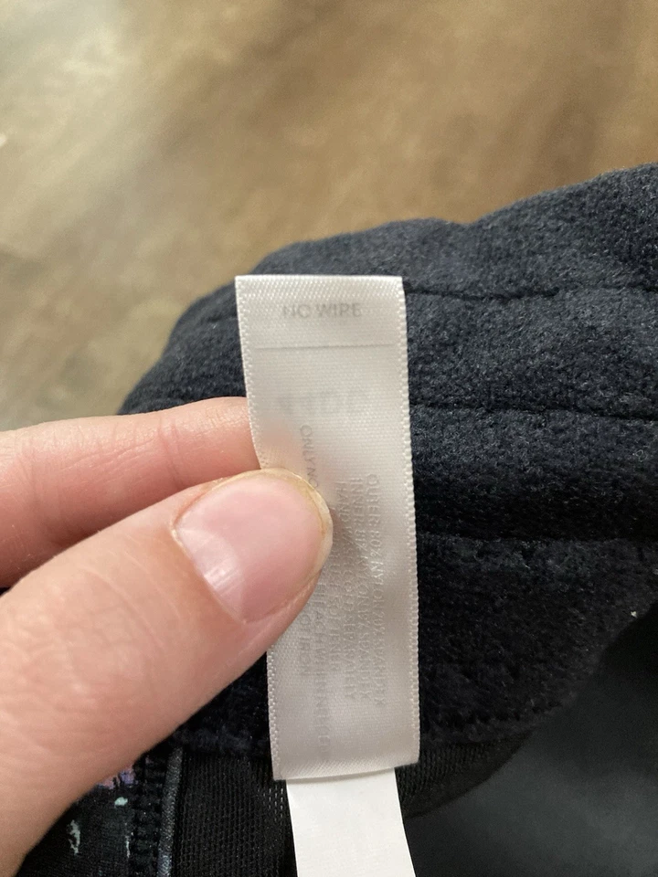 Sujetador deportivo Livi Lane Bryant negro floral sin alambres soporte alto talla 44DD Foto 3 de 4