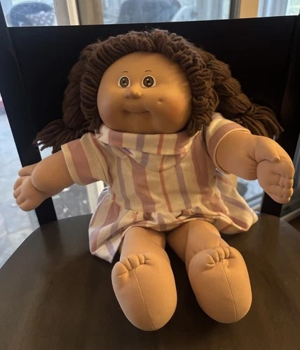 1986 Cabbage Patch Kid, Brown Poodle Pigtails, Brown Eyes HM8 Dress